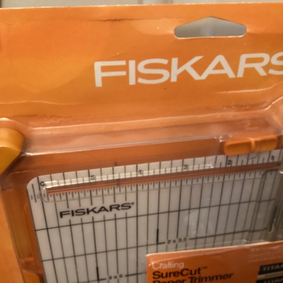 NEW Fiskars SureCut Scrapbooking Paper Trimmer 12" Cut - Orange - Picture 3 of 5